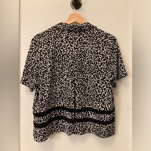 K Studio Button Down Top Black & White - Picture 4 of 4